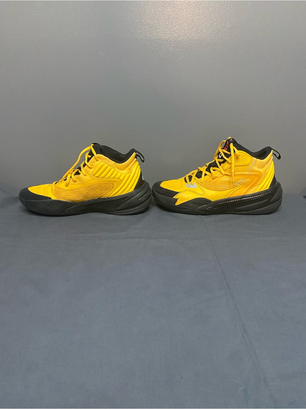 PUMA J. Cole Dreamer 2 January 28th Yellow Black Basketball Shoes Men’s US 10.5 - Picture 3 of 17